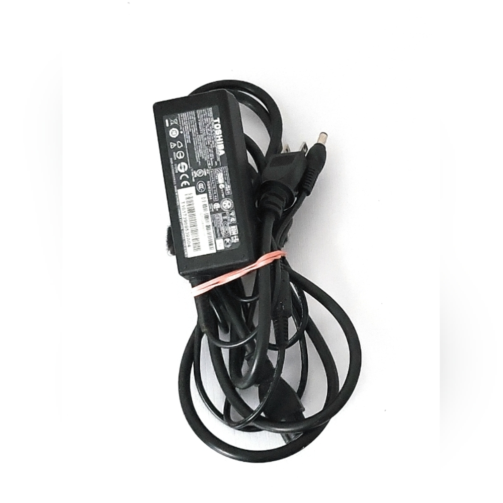 Toshiba Black Power Laptop Adapter